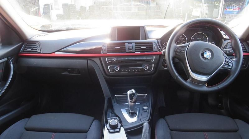 Usado BMW 316 Sport Line 2012 Rojo Berlina