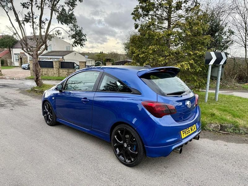 Second-hand Vauxhall Corsa 205 CP (150 kW) 2016 Albastru Hatchback