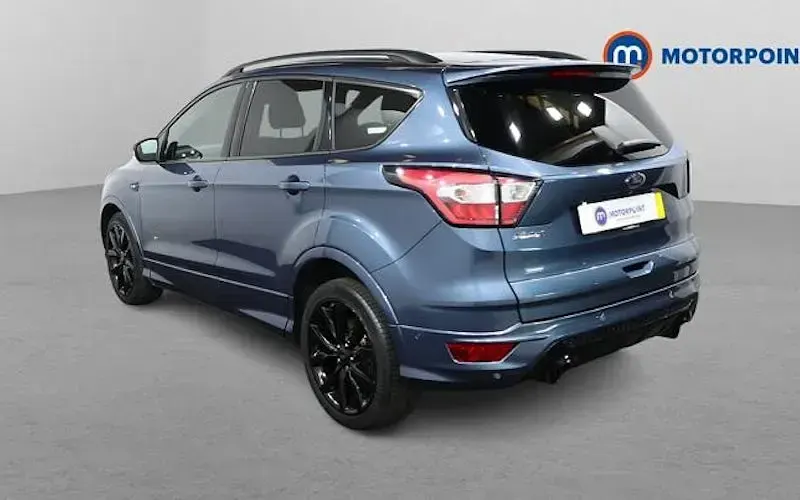 Usado Ford Kuga ST-Line X 179 HP (131 kW) 2018 Azul SUV
