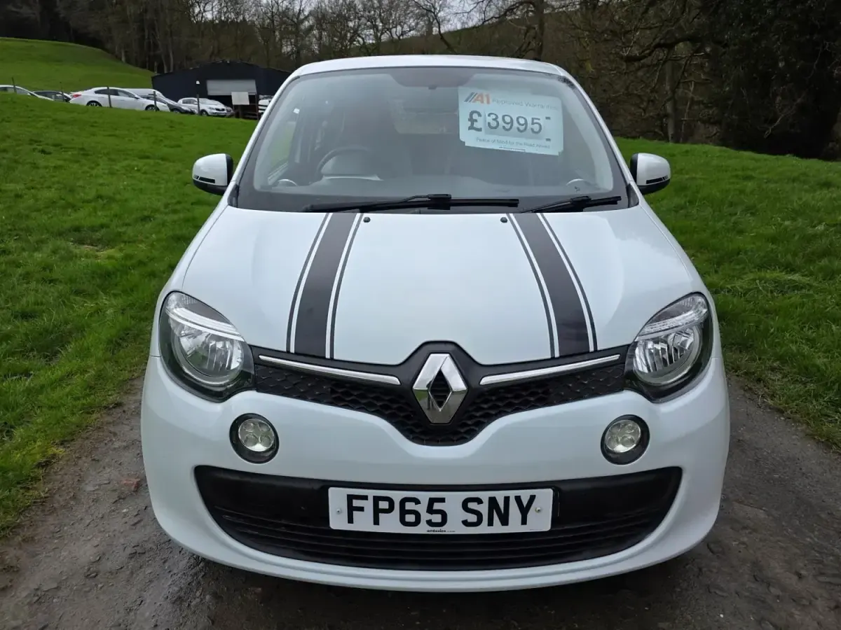 Second-hand Renault Twingo Play 70 CP (51 kW) 2015 Alb Hatchback