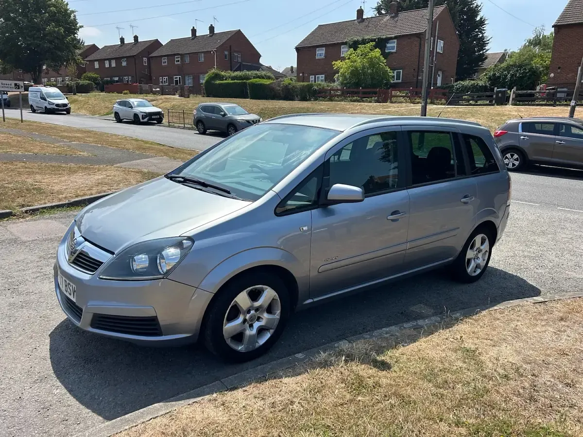 Used Vauxhall Zafira 105 HP (77 kW) 2007 Silver MPV