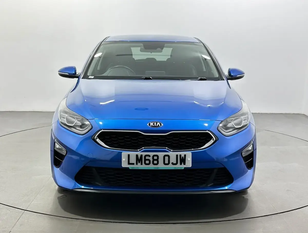 Gebraucht Kia Ceed 140 PS (102 kW) 2018 Blau Kleinwagen