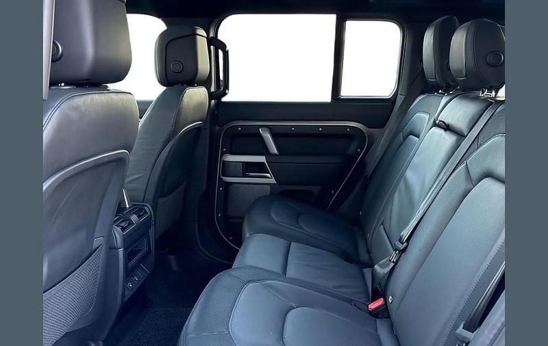 Used Land Rover Defender HSE Dynamic 397 HP (291 kW) 2024 Silver SUV