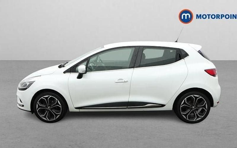 Used Renault Clio IV Iconic 90 HP (66 kW) 2019 White Hatchback
