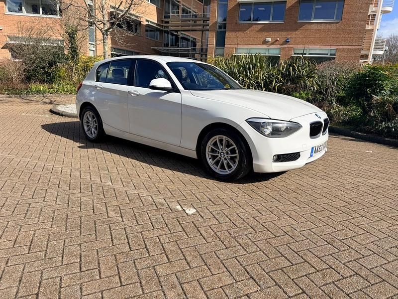 Used BMW 118 Comfort Edition 143 HP (105 kW) 2013 White Hatchback