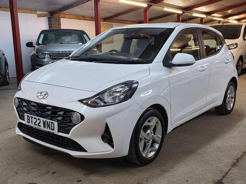 Used Hyundai i10 SE 84 HP (61 kW) 2022 White Hatchback