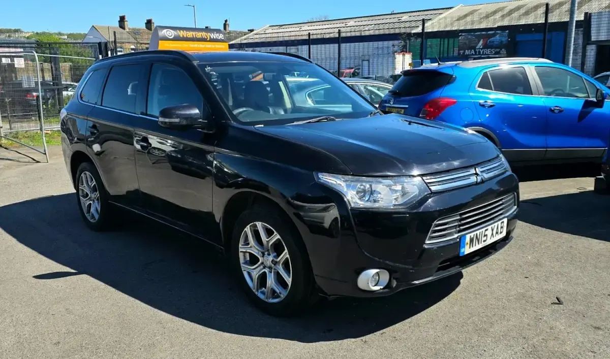 Begagnad Mitsubishi Outlander P-HEV 2015 Svart Kombi