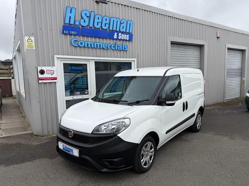 Begagnad Fiat Doblò 2017 Vit Minibuss