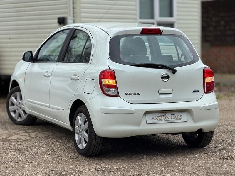 Begagnad Nissan Micra Acenta 2011 Vit Halvkombi