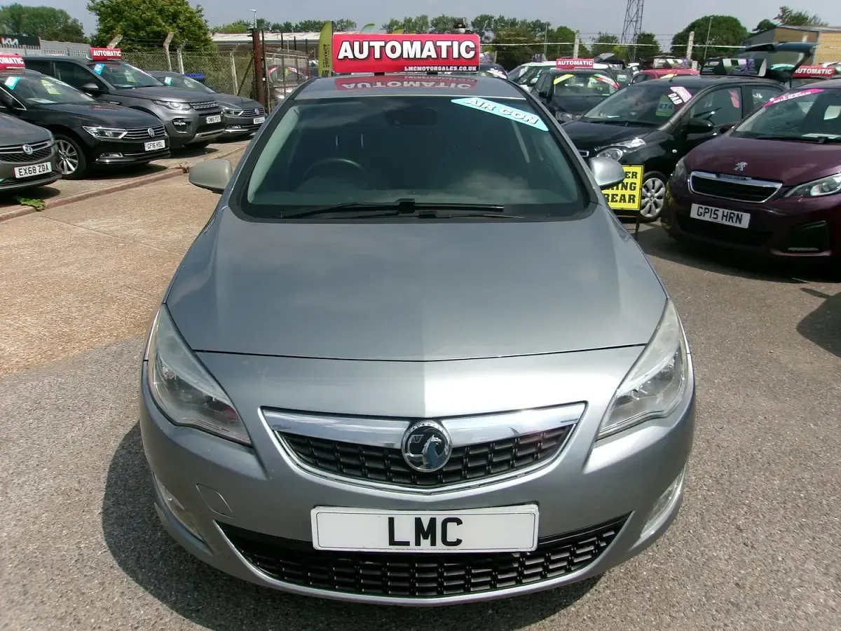 Used Vauxhall Astra 115 HP (84 kW) 2011 Silver Hatchback
