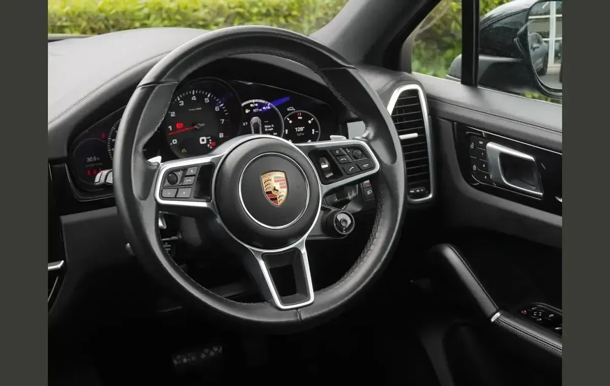 Used Porsche Cayenne 334 HP (245 kW) 2022 Black SUV