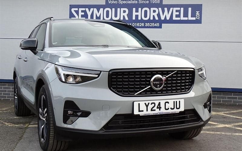 Używany Volvo XC40 Plus 163 KM (119 kW) 2025 SUV