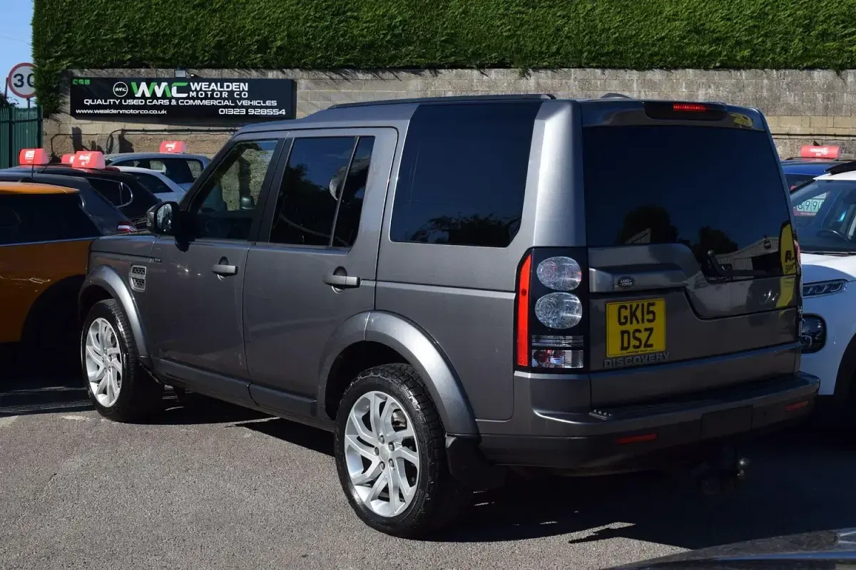 Used Land Rover Discovery 255 HP (187 kW) 2015 Grey SUV