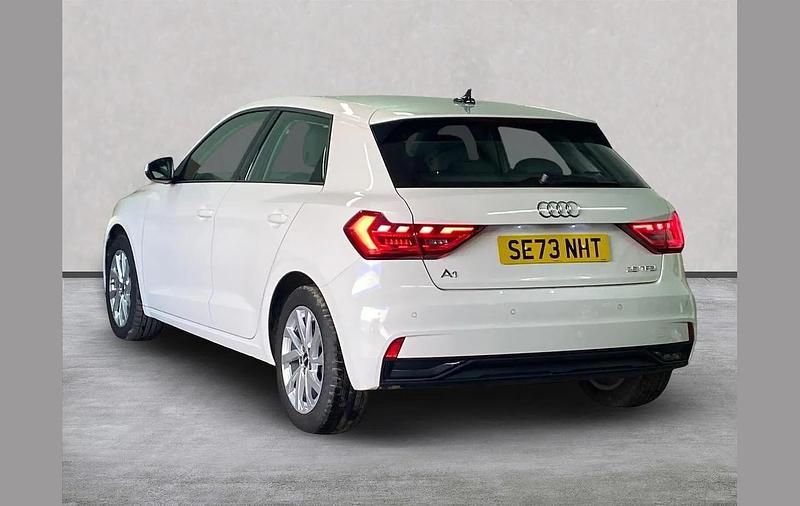 Used Audi A1 Sport 95 HP (69 kW) 2024 White SUV