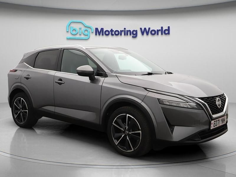Grey Used 2022 Nissan Qashqai Tekna SUV | £18,621 (A bit pricey) - Image 1/4