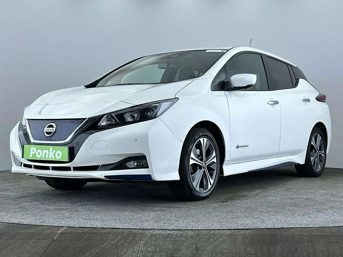 Used Nissan Leaf N-Connecta 39 kW (54 HP) 2018 White Hatchback