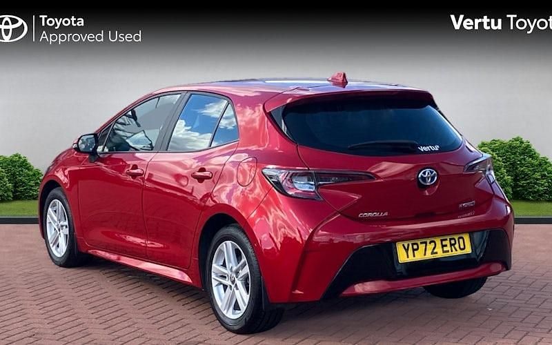 Used Toyota Corolla 122 HP (89 kW) 2022 Red Hatchback