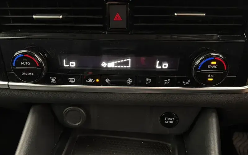 Used Nissan Qashqai N-Connecta 190 HP (139 kW) 2023 Grey SUV