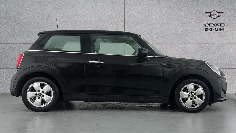 Used Mini Cooper Classic 134 HP (98 kW) 2022 Black Hatchback