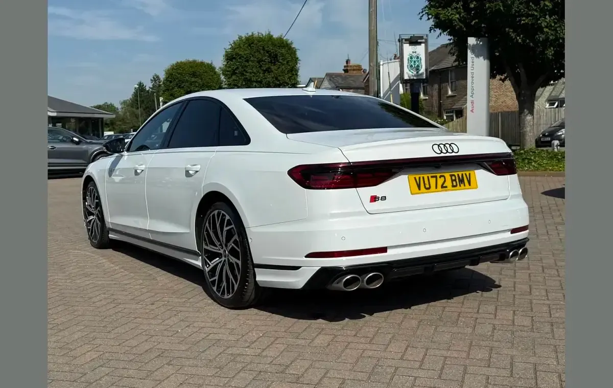 Used Audi A8 Advanced 563 HP (414 kW) 2022 White Sedan