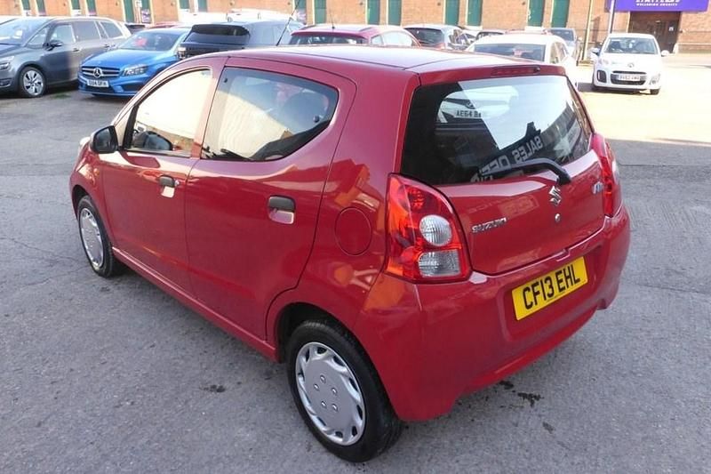 Used Suzuki Alto 68 HP (50 kW) 2013 Red Hatchback