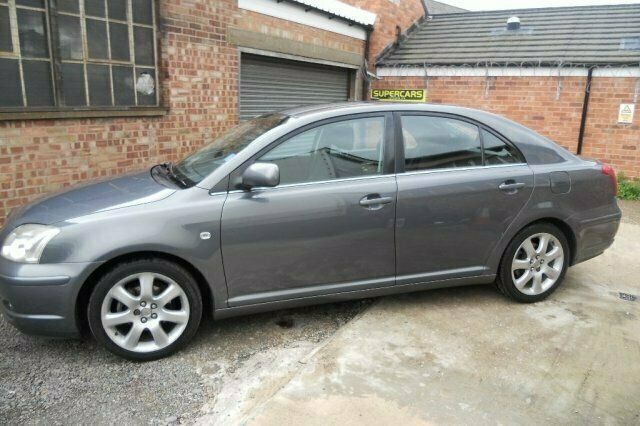 Used Toyota Avensis 127 HP (93 kW) 2004 Hatchback