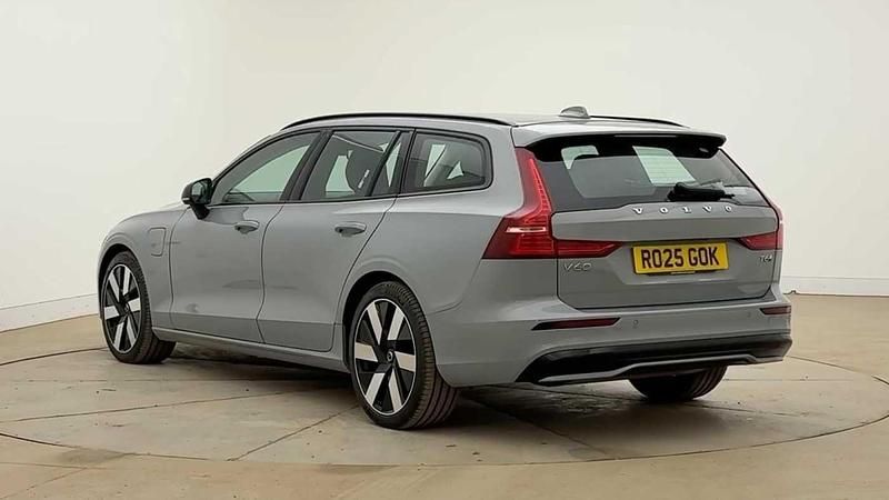Used Volvo V60 Plus 345 HP (253 kW) 2025 Grey Estate