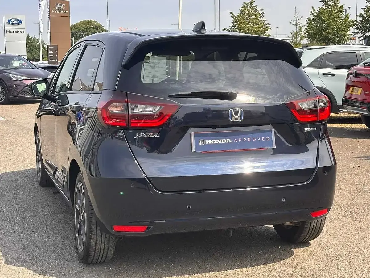 Used Honda Jazz Hybrid 109 HP (80 kW) 2022 Red Hatchback