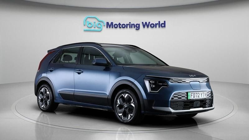 Blue Used 2023 Kia Niro SUV | £17,000 (Good price) - Image 1/4
