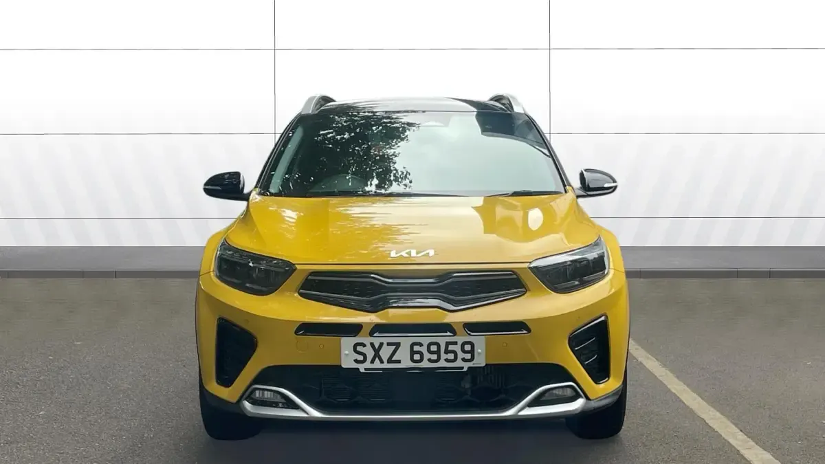 Used Kia Stonic GT-Line S 118 HP (86 kW) 2023 Yellow SUV