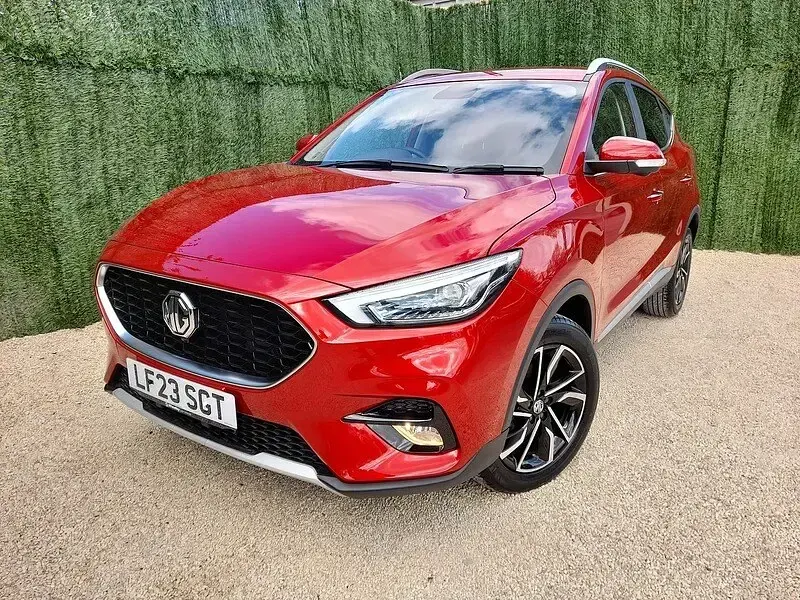 Used MG ZS Exclusive 106 HP (77 kW) 2023 Red SUV