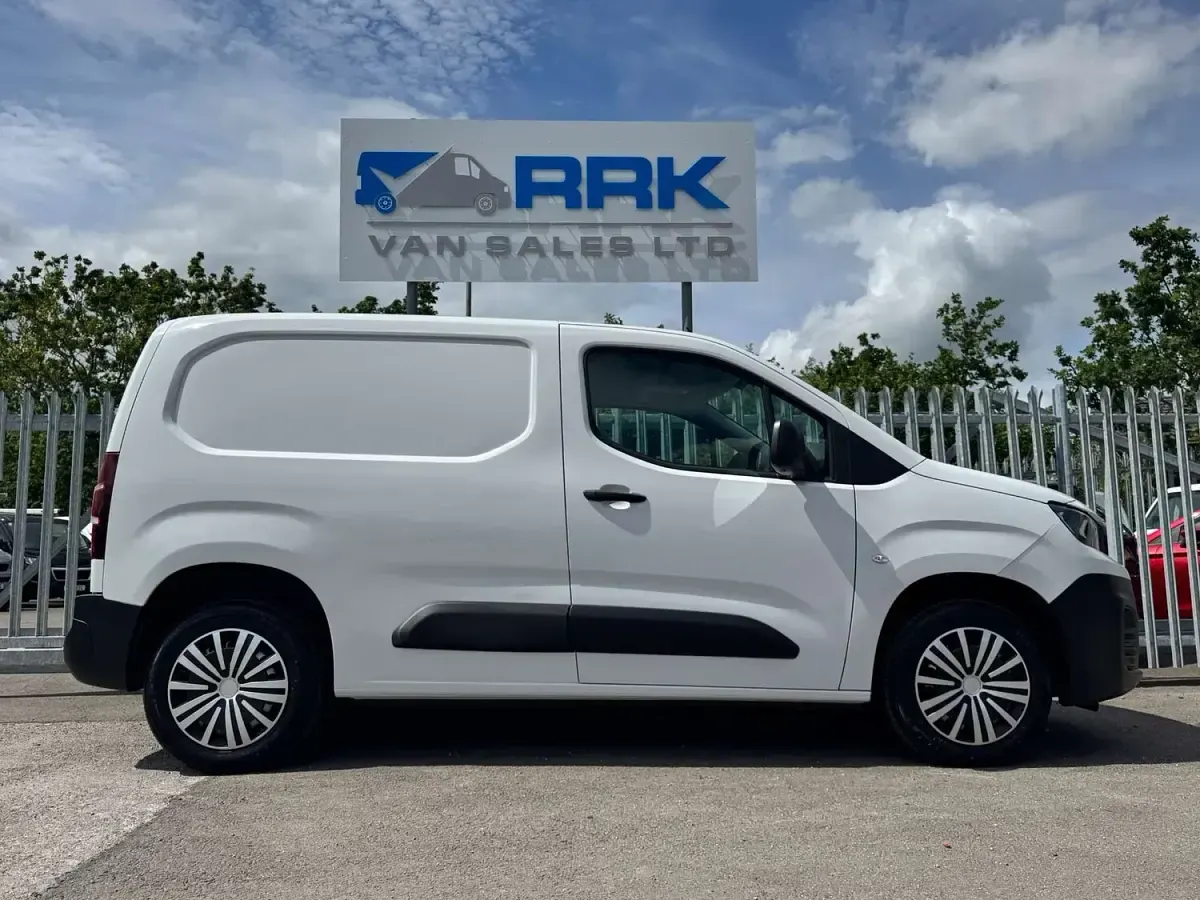 Used Peugeot Partner Premium 2023 White MPV