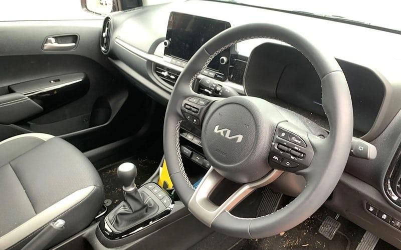 Used Kia Picanto 63 HP (46 kW) 2024 Red Hatchback