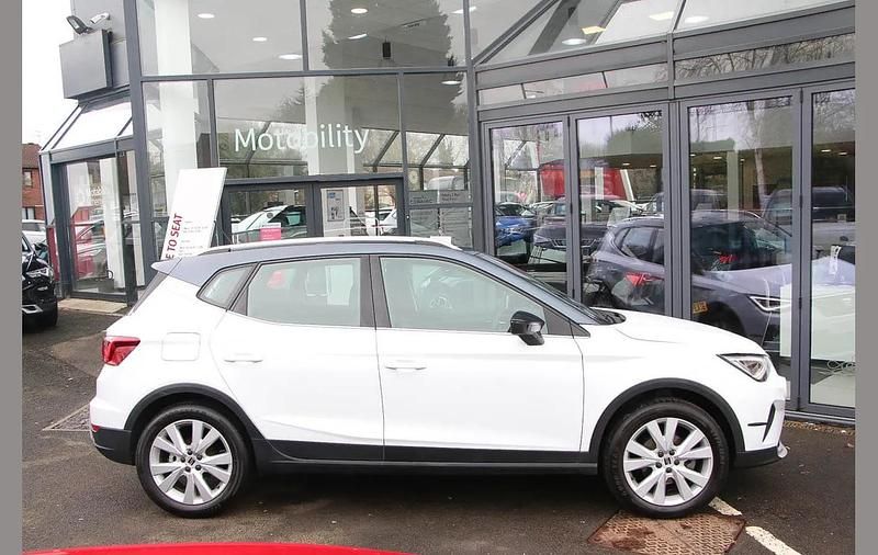Used Seat Arona Xperience 108 HP (79 kW) 2021 White SUV