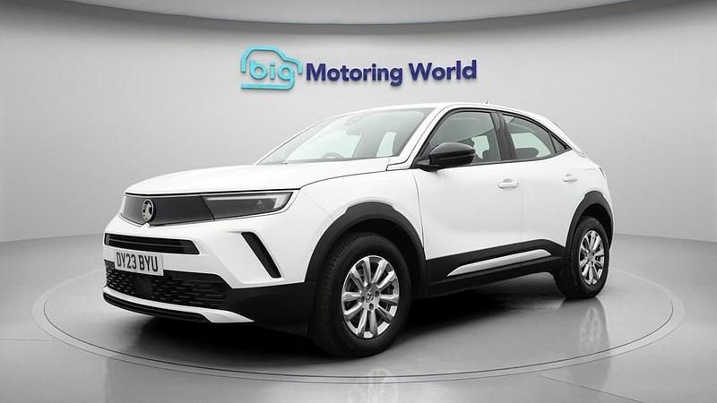 Used Vauxhall Mokka Design Edition 100 HP (73 kW) 2023 White SUV