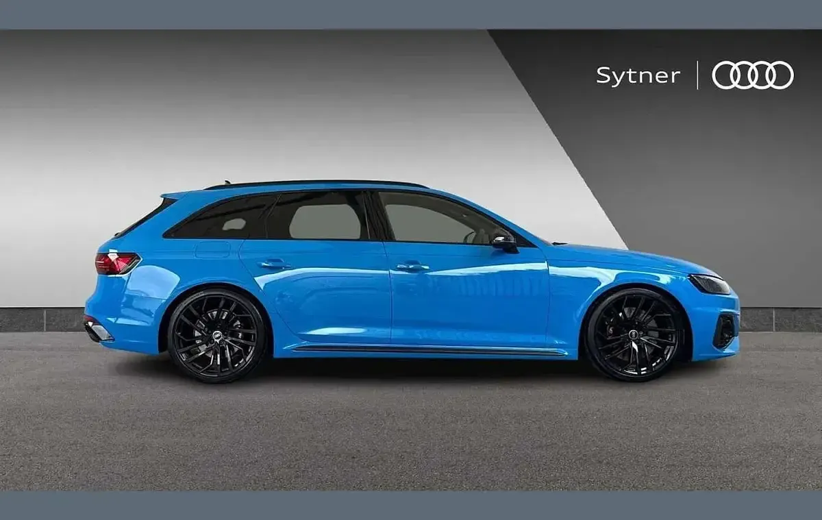 Used Audi RS4 Design 444 HP (326 kW) 2021 Blue Estate
