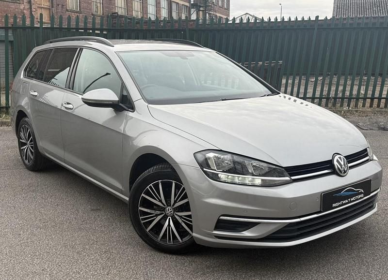 Used VW Golf VII SE 110 HP (80 kW) 2018 Silver Estate