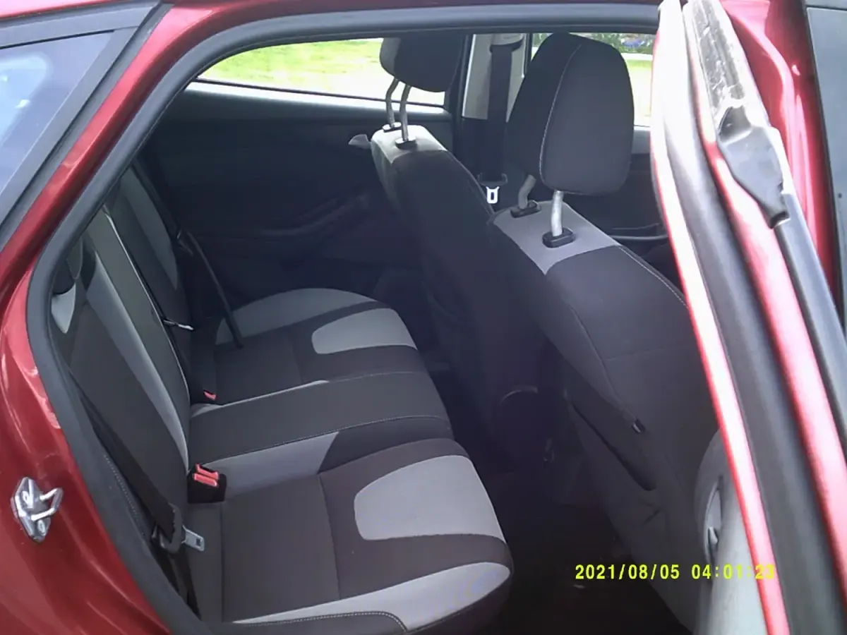 Używany Ford Focus Zetec 2011 Czerwony Hatchback