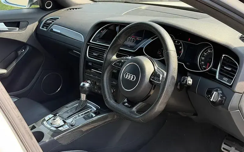 Used Audi RS4 Advanced 450 HP (330 kW) 2013 White Estate
