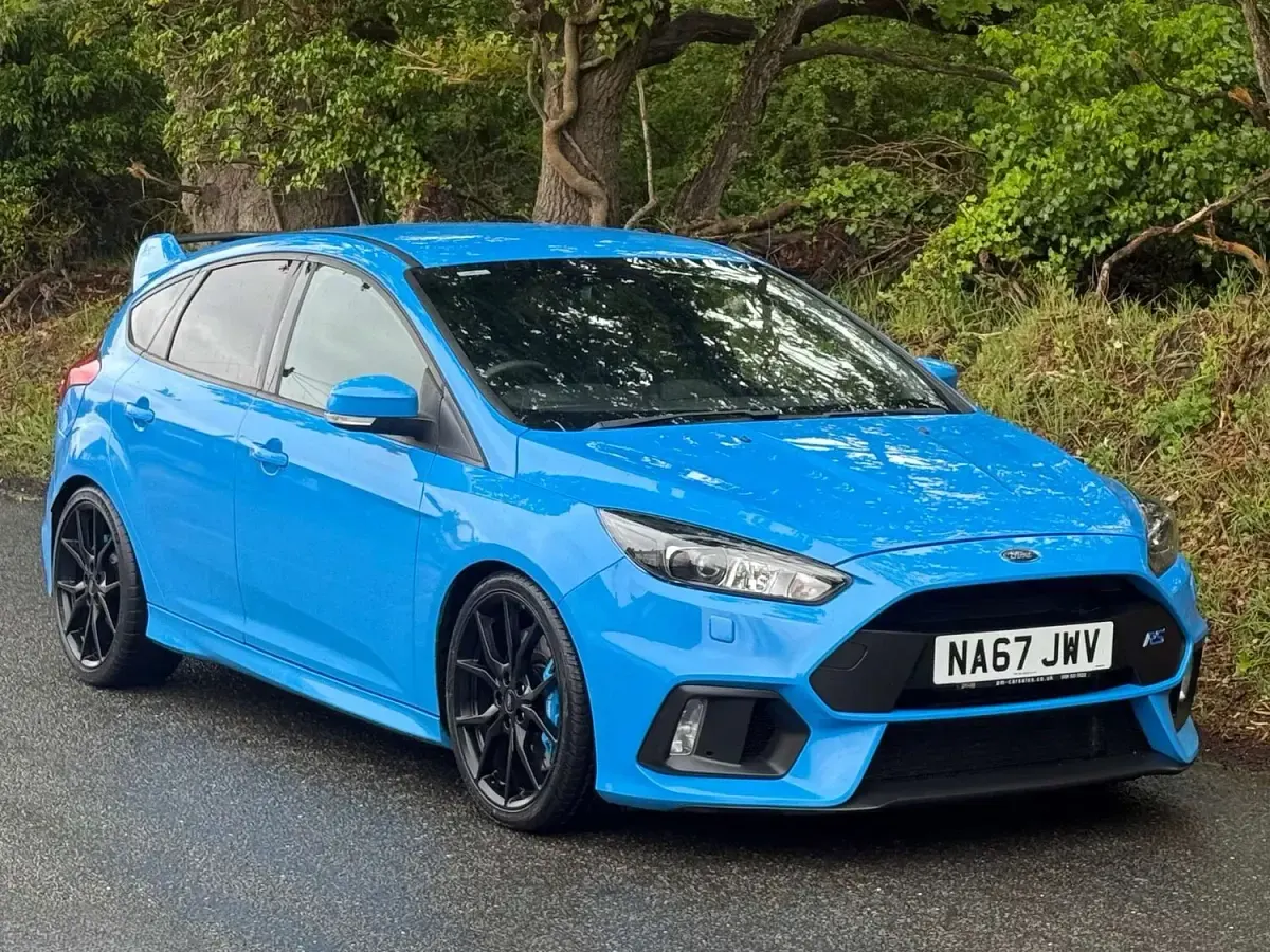 Used Ford Focus RS 350 HP (257 kW) 2017 Blue Hatchback