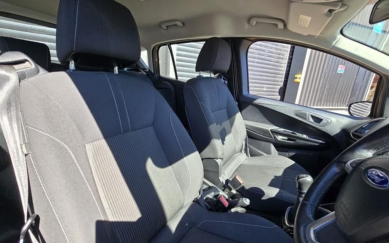 Usado Ford B-MAX Zetec 75 HP (55 kW) 2015 Monovolume