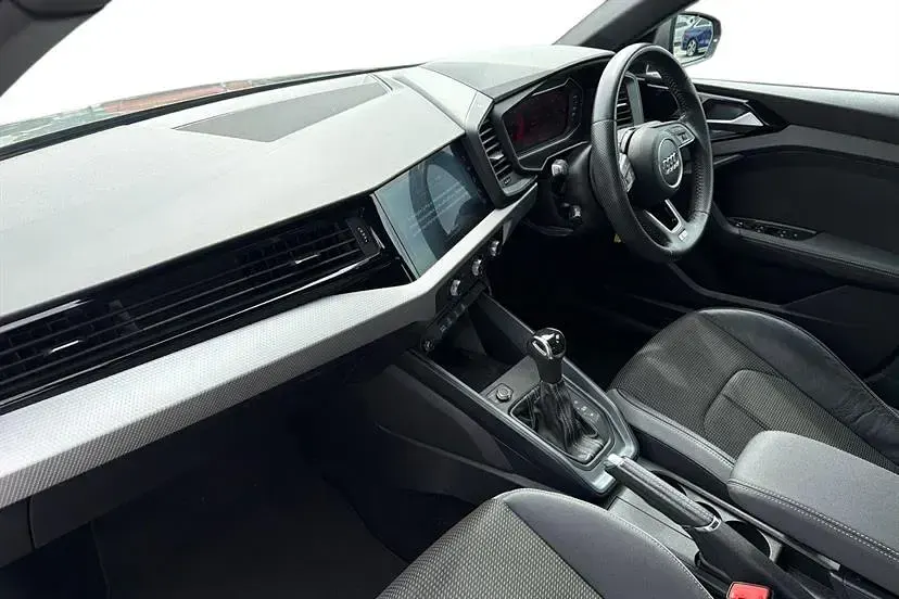 Begagnad Audi A1 S-Line 150 HK (110 kW) 2019 Grå SUV
