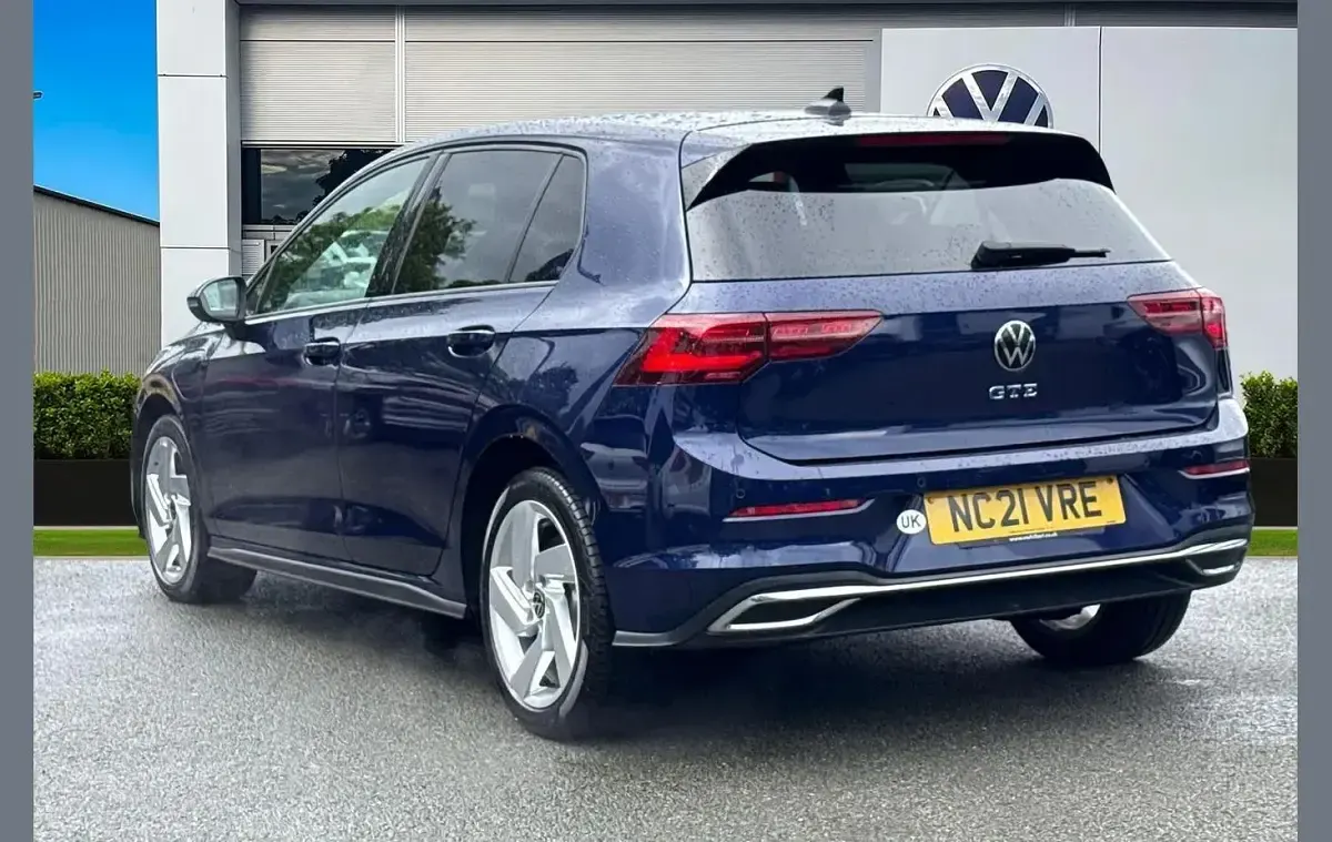 Used VW Golf VIII GTE 245 HP (180 kW) 2021 Blue Hatchback