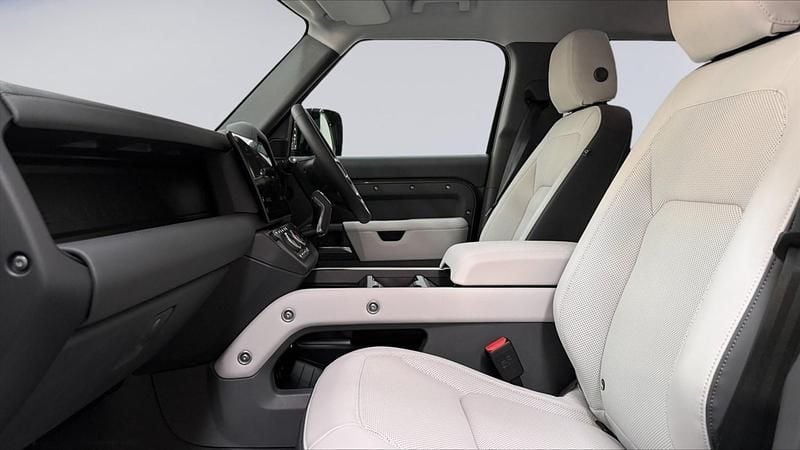 Used Land Rover Defender SE Dynamic 2025 Green SUV