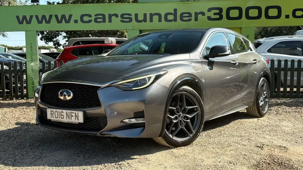 Used Infiniti Q30 Sport Tech 170 HP (125 kW) 2016 Grey Hatchback