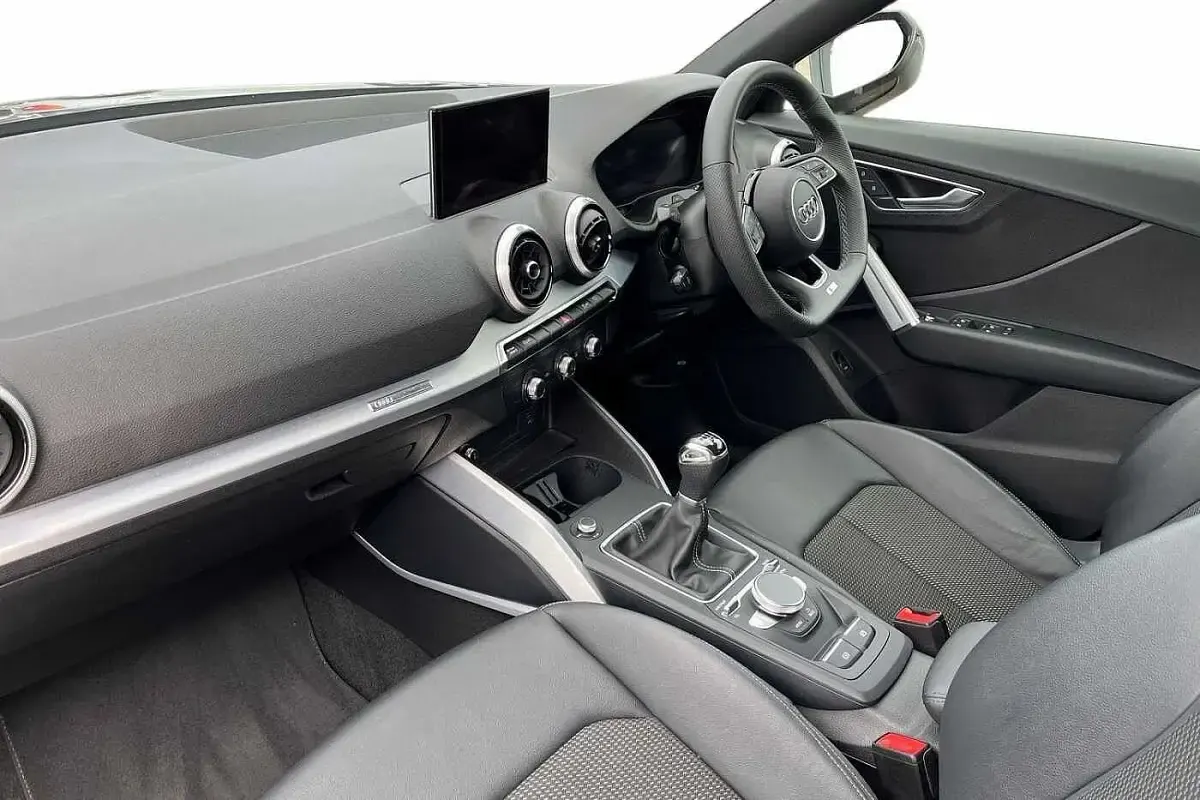 Used Audi Q2 Black Edition 150 HP (110 kW) 2021 Blue SUV