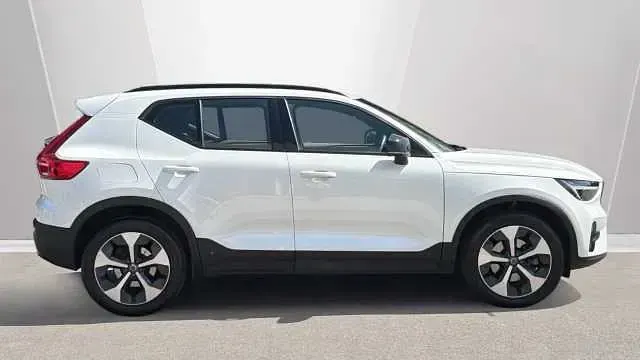 Used Volvo XC40 Plus 161 HP (118 kW) 2024 White SUV