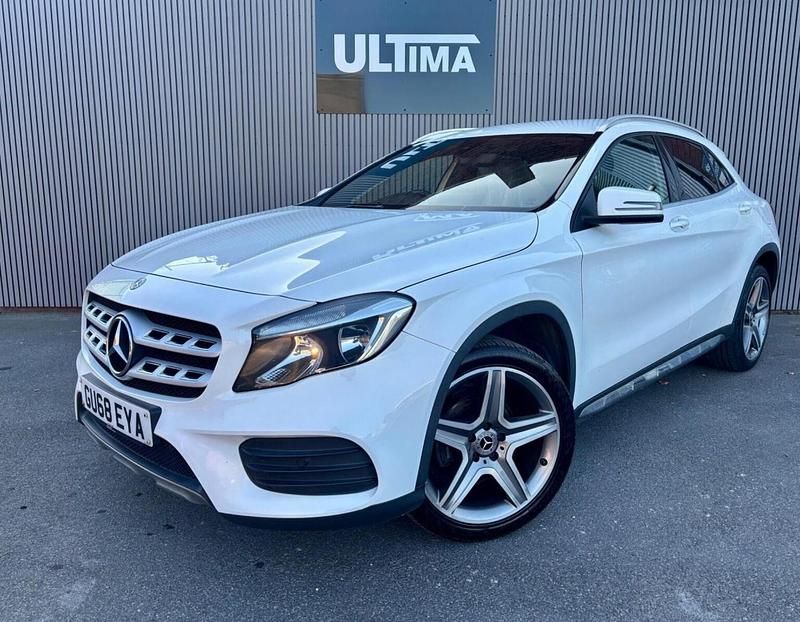 Used Mercedes GLA200 AMG line 136 HP (100 kW) 2018 White SUV
