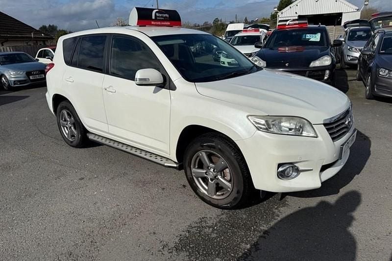 Used Toyota RAV4 150 HP (110 kW) 2012 White SUV