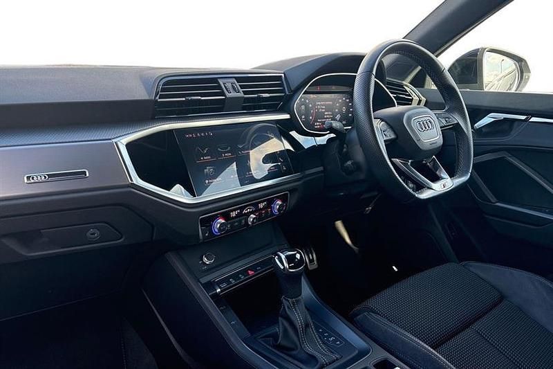 Used Audi Q3 Comfort 150 HP (110 kW) 2022 Mythos black SUV